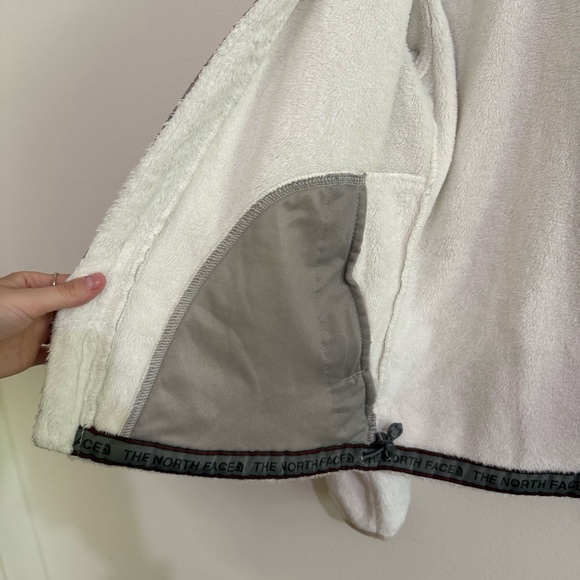 Women’s LThe North Face Women's White and Gray Teddy Jacket: adventure outdoors - Picture 8 of 14
